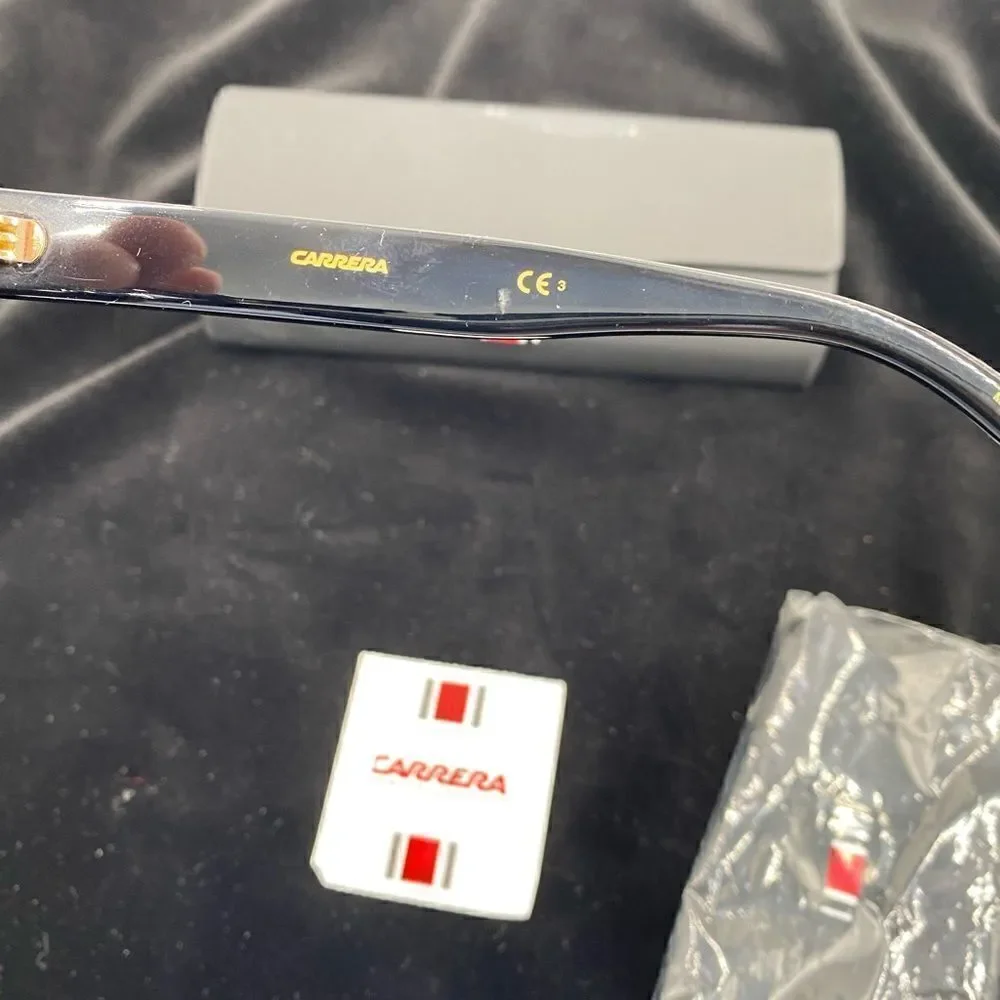 Carrera comes original